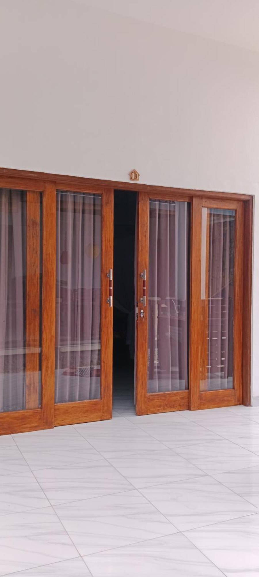 Beten Enjung Home Stay&waroeng Amed Buitenkant foto