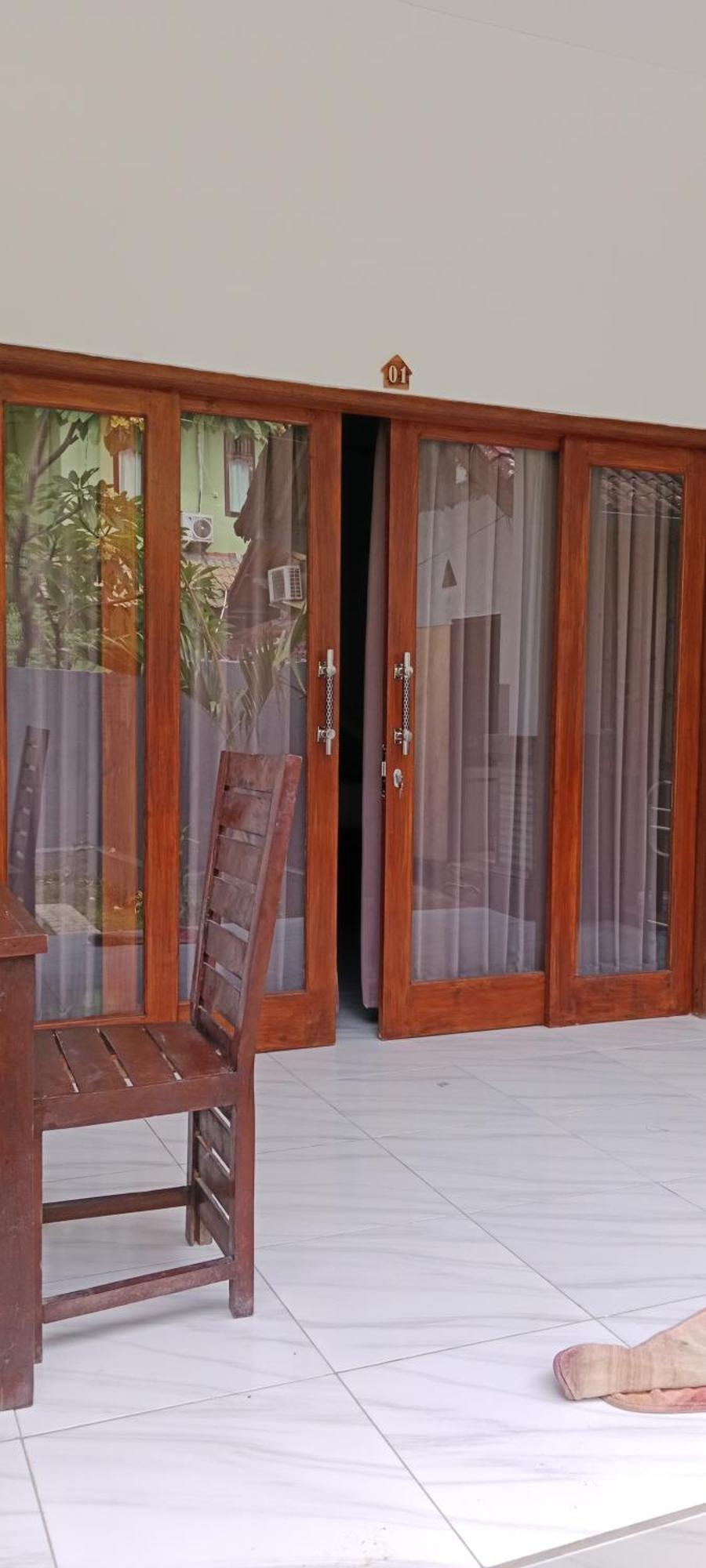 Beten Enjung Home Stay&waroeng Amed Buitenkant foto