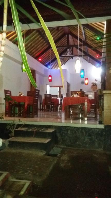 Beten Enjung Home Stay&waroeng Amed Buitenkant foto